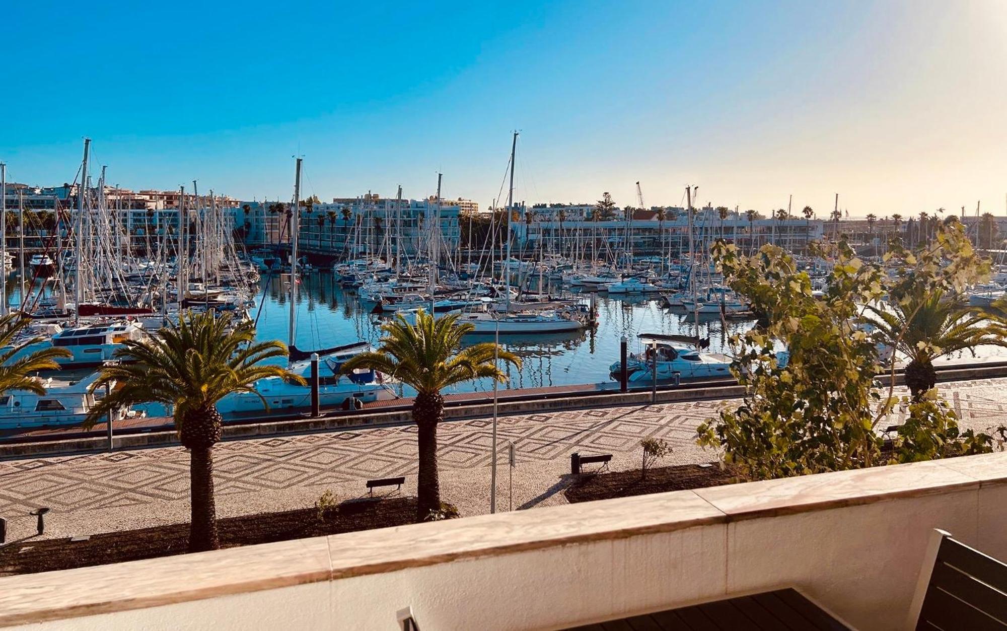 Central Lagos Apt With Marina Views Near Beaches Kültér fotó