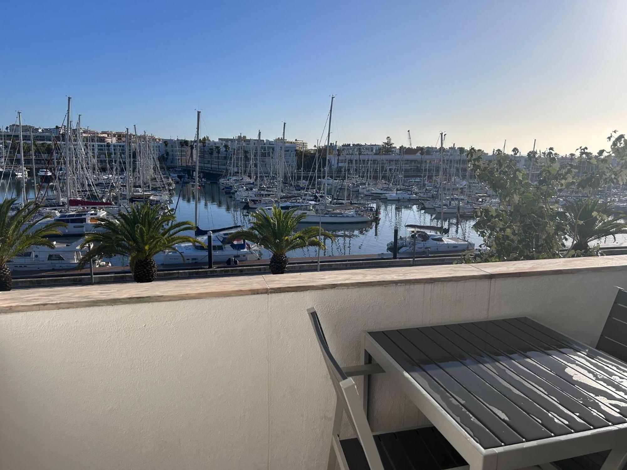 Central Lagos Apt With Marina Views Near Beaches Kültér fotó